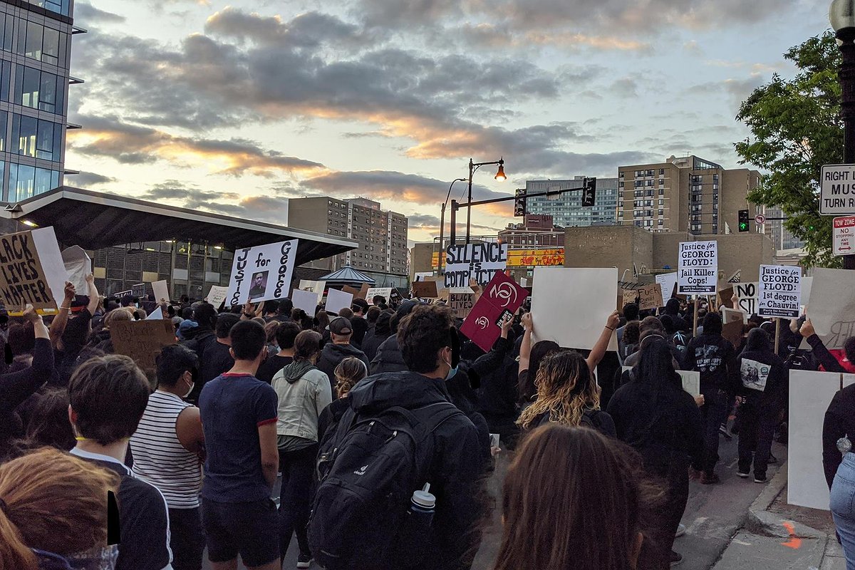 L’étincelle d’un meurtre raciste fait exploser la colère sociale