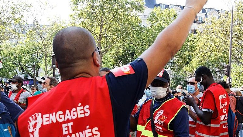 Le bout du tunnel  pour les travailleurs ?  Le retour des luttes collectives !